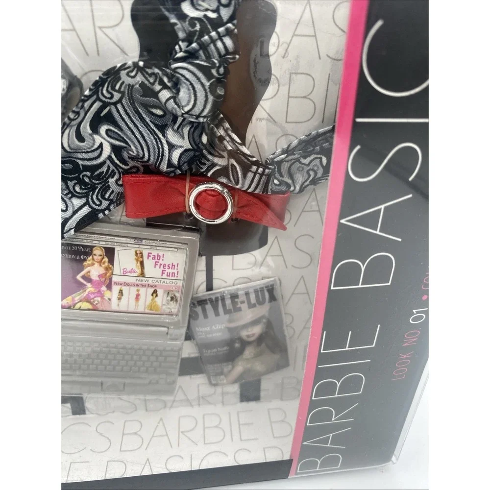 Barbie Basics Look 01-001 Black Label  Accessory Pack 2009 NRFB and MINT